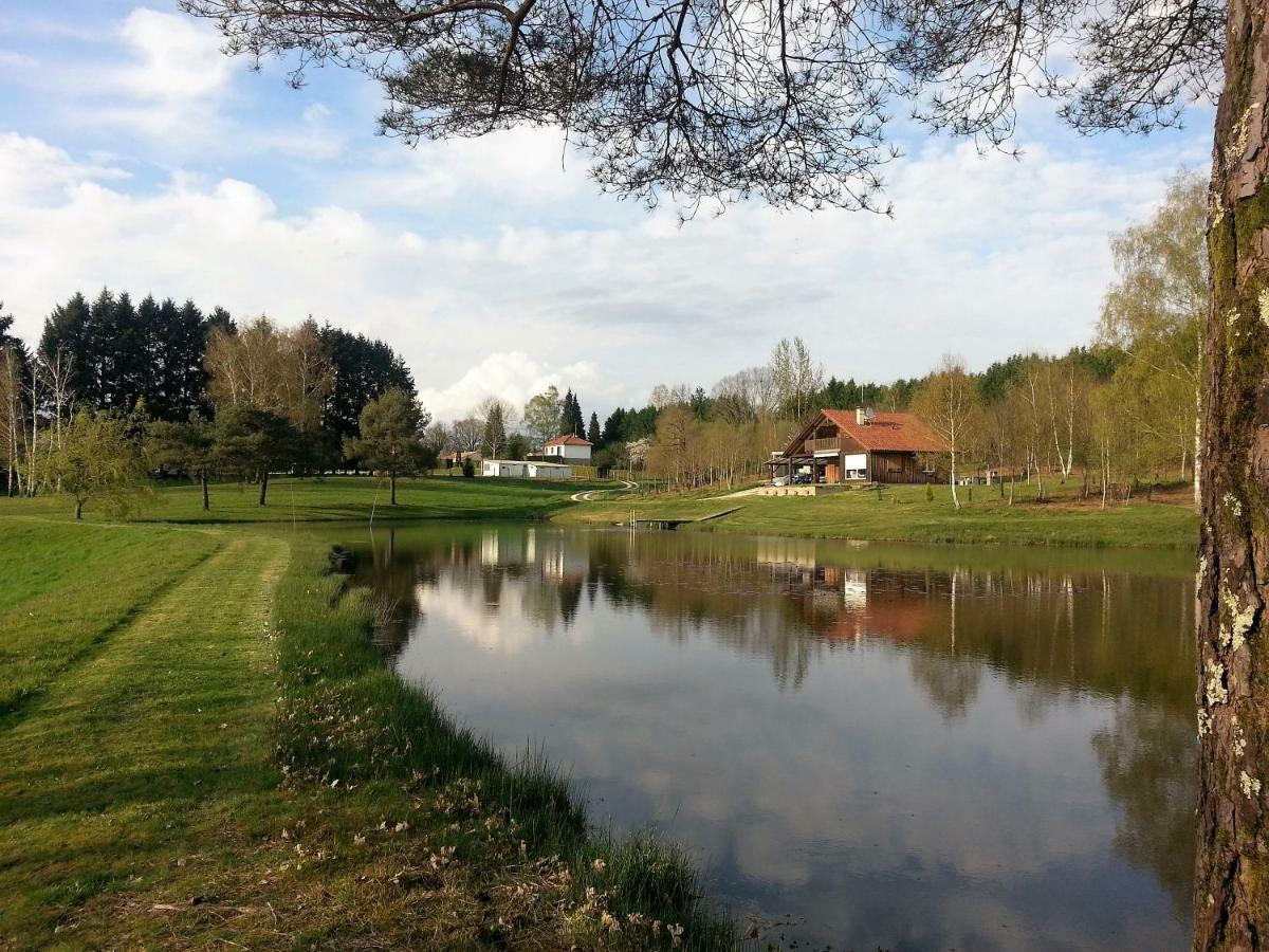 Lieux-Au-Lac Augignac Luaran gambar